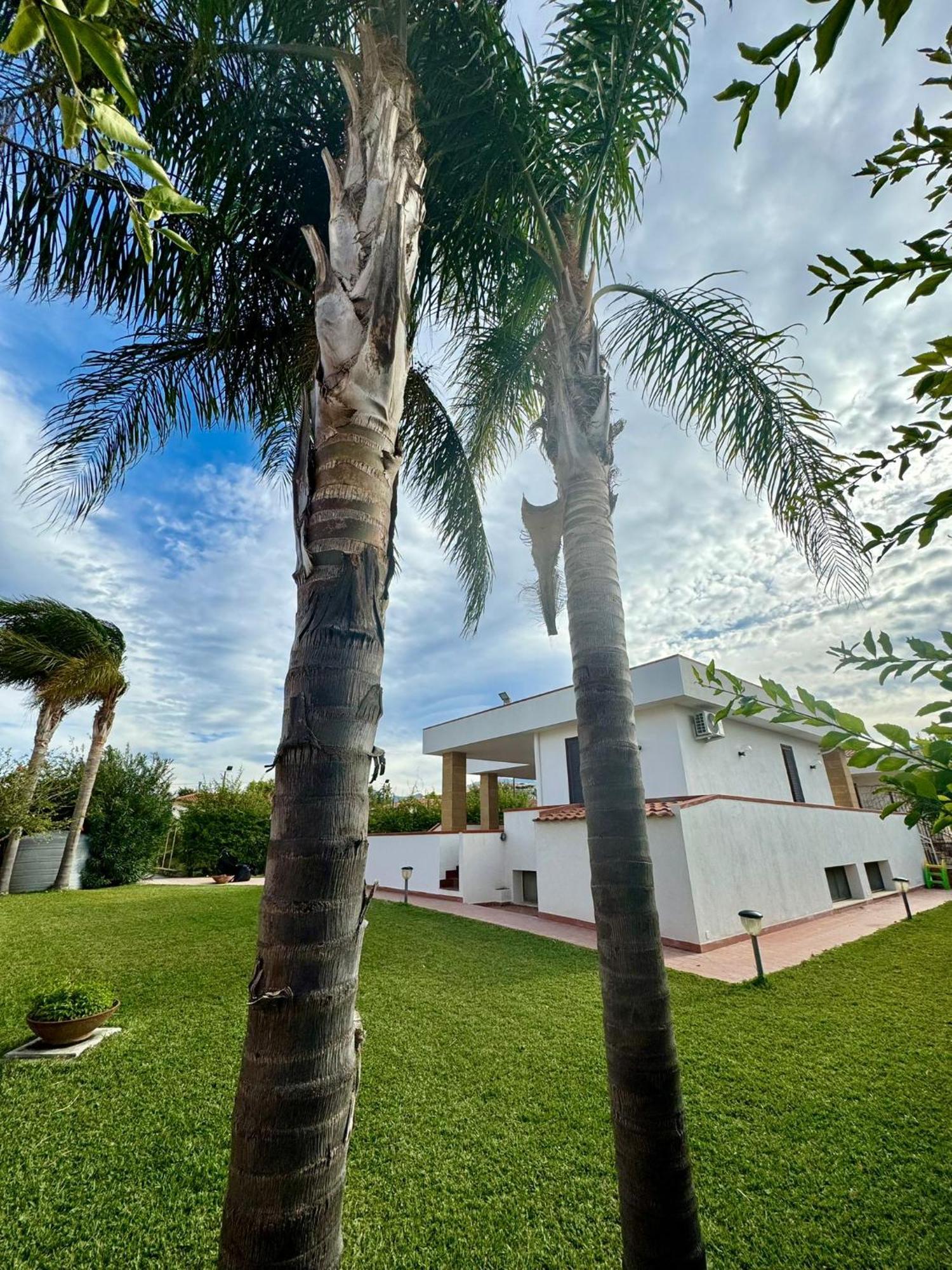 Villa Capri Holiday Home Campofelice Di Roccella Exterior photo